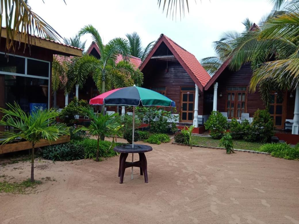 Elegant Green Beach Resort Trincomalee Buitenkant foto