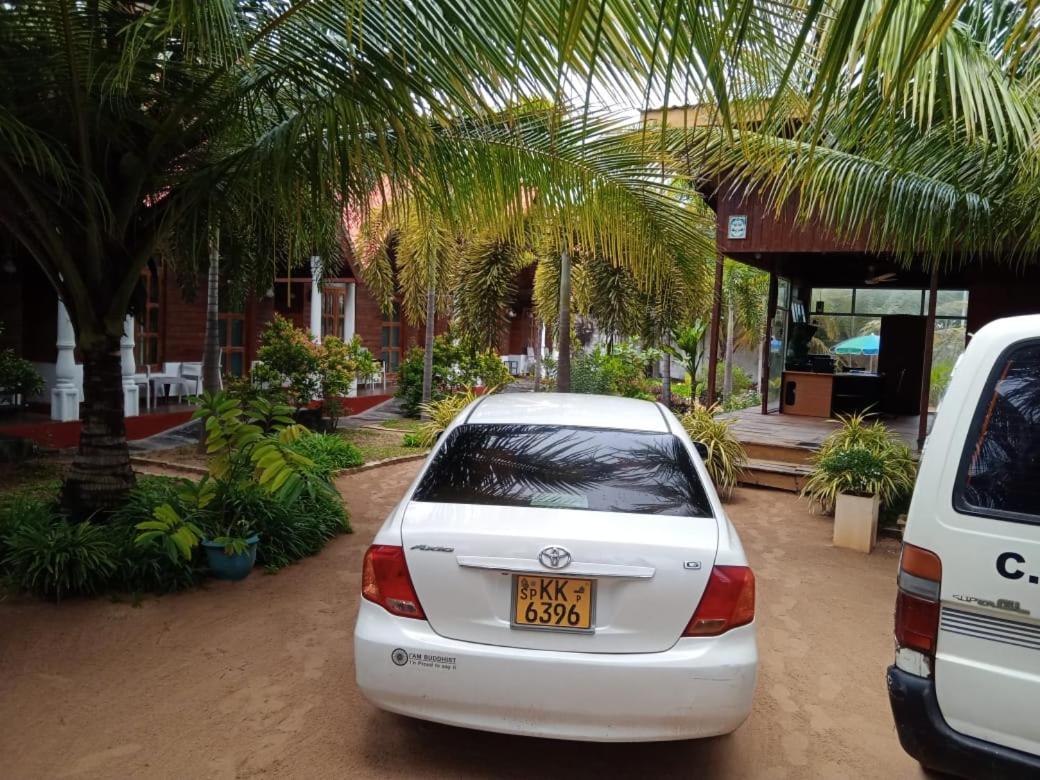 Elegant Green Beach Resort Trincomalee Buitenkant foto