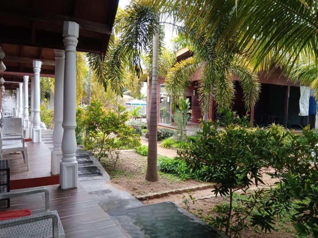 Elegant Green Beach Resort Trincomalee Buitenkant foto