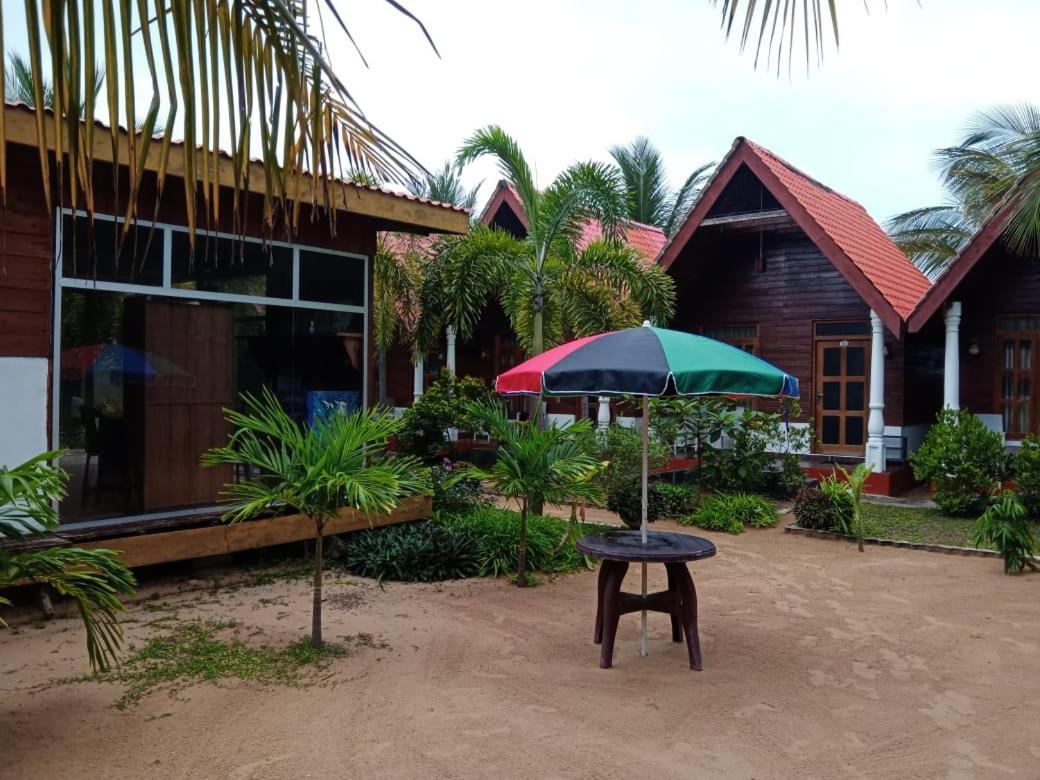 Elegant Green Beach Resort Trincomalee Buitenkant foto