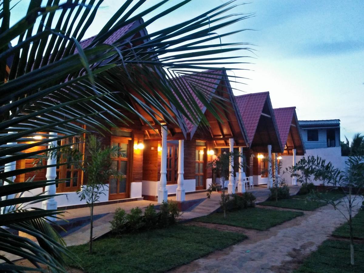 Elegant Green Beach Resort Trincomalee Buitenkant foto